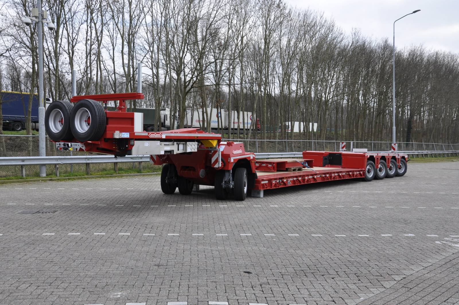 Location de semi-remorques fond poussant Fliegl pour transport de matériaux en vrac avec contrat au mois ou à l'année à Annemasse en Haute Savoie 74