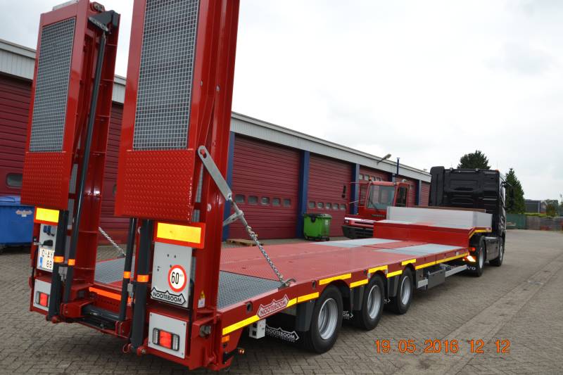 Où acheter ou louer un porte-engin Nooteboom 3 ou 4 essieux à Genève proche du Lac Léman ?