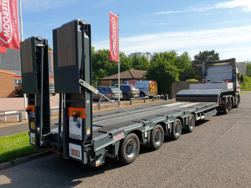 Quels sont les avantages des porte-engins Nooteboom à Valence ?