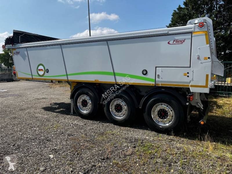 Quels avantages offre la benne TP fond poussant de Fliegl pour vos travaux publics à Valence dans la Drôme ?