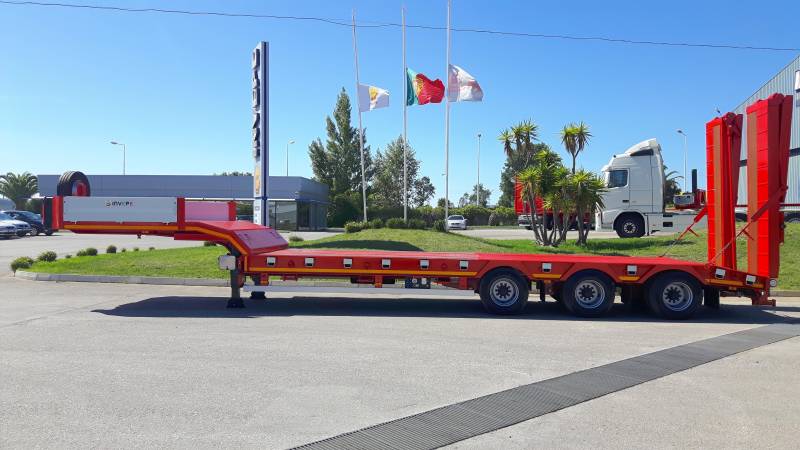 Pourquoi choisir un porte-engin Nooteboom 3 ou 4 essieux à Mâcon en Saône-et-Loire ?